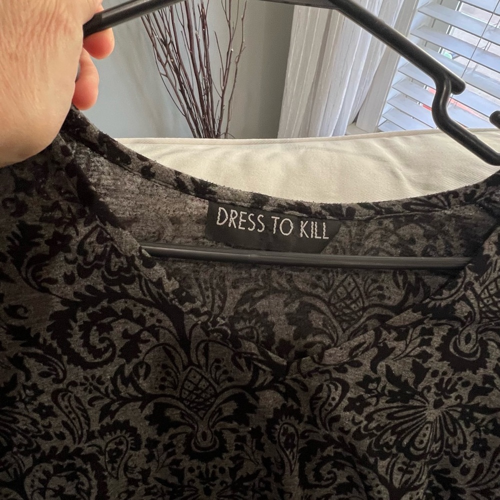 Dress To Kill Black and Gray Floral-Scroll Long Sleeve Tunic - Picture 5 of 5